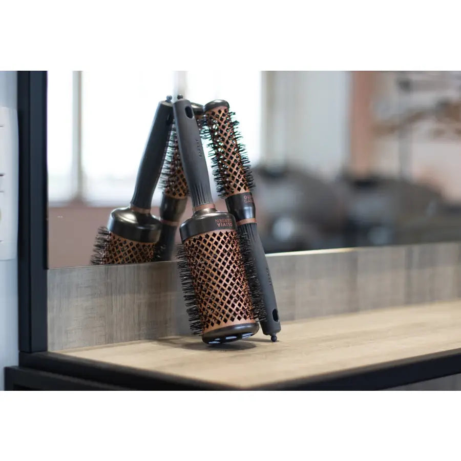 Perie Profesională Olivia Garden Expert Blowout Heat Nylgard Bristles – Control Total pentru Păr Des și Rebel