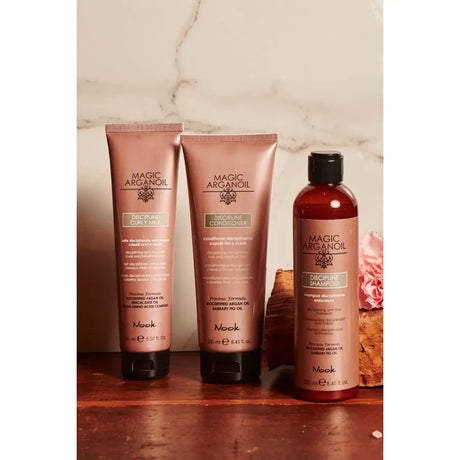 Șampon Anti-Frizz pentru Păr Rebel cu Formulă Disciplinantă și Curățare Delicată Nook Magic ArganOil Discipline - Păr