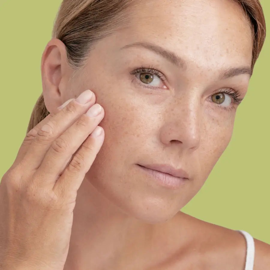 Set Revitalizare Ten cu Vitamina C – Byotea RadianC | Luminozitate și Hidratare pentru un Ten Strălucitor - Ten