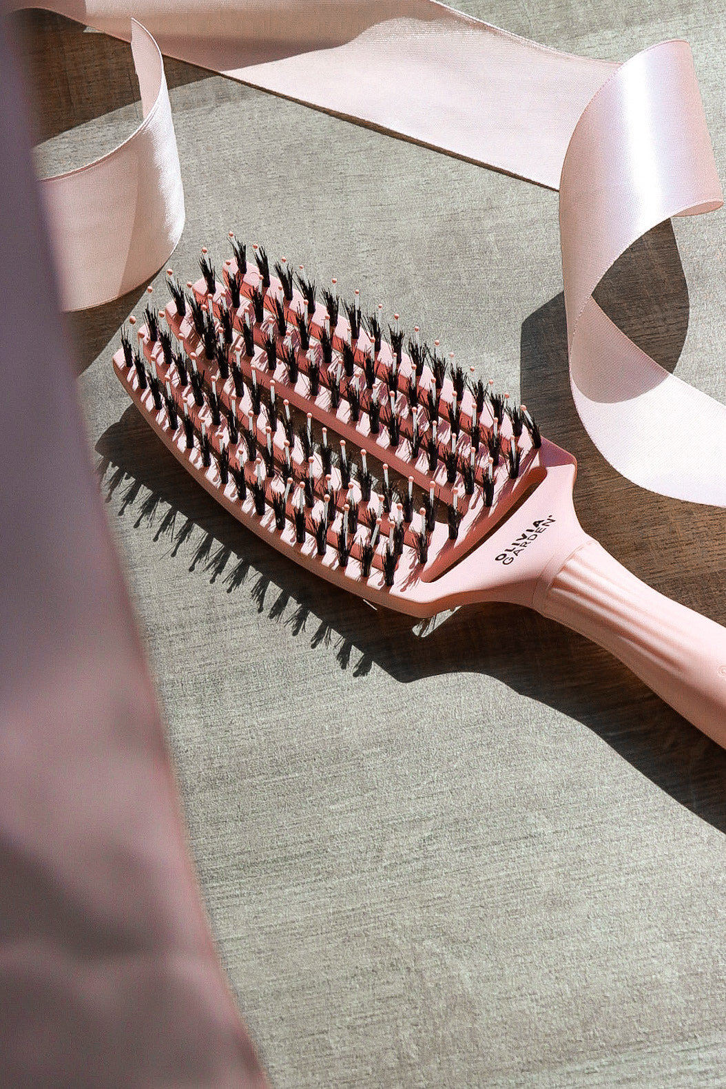Olivia Garden Fingerbrush Boar & Nylon Pastel Pink Display 12 buc