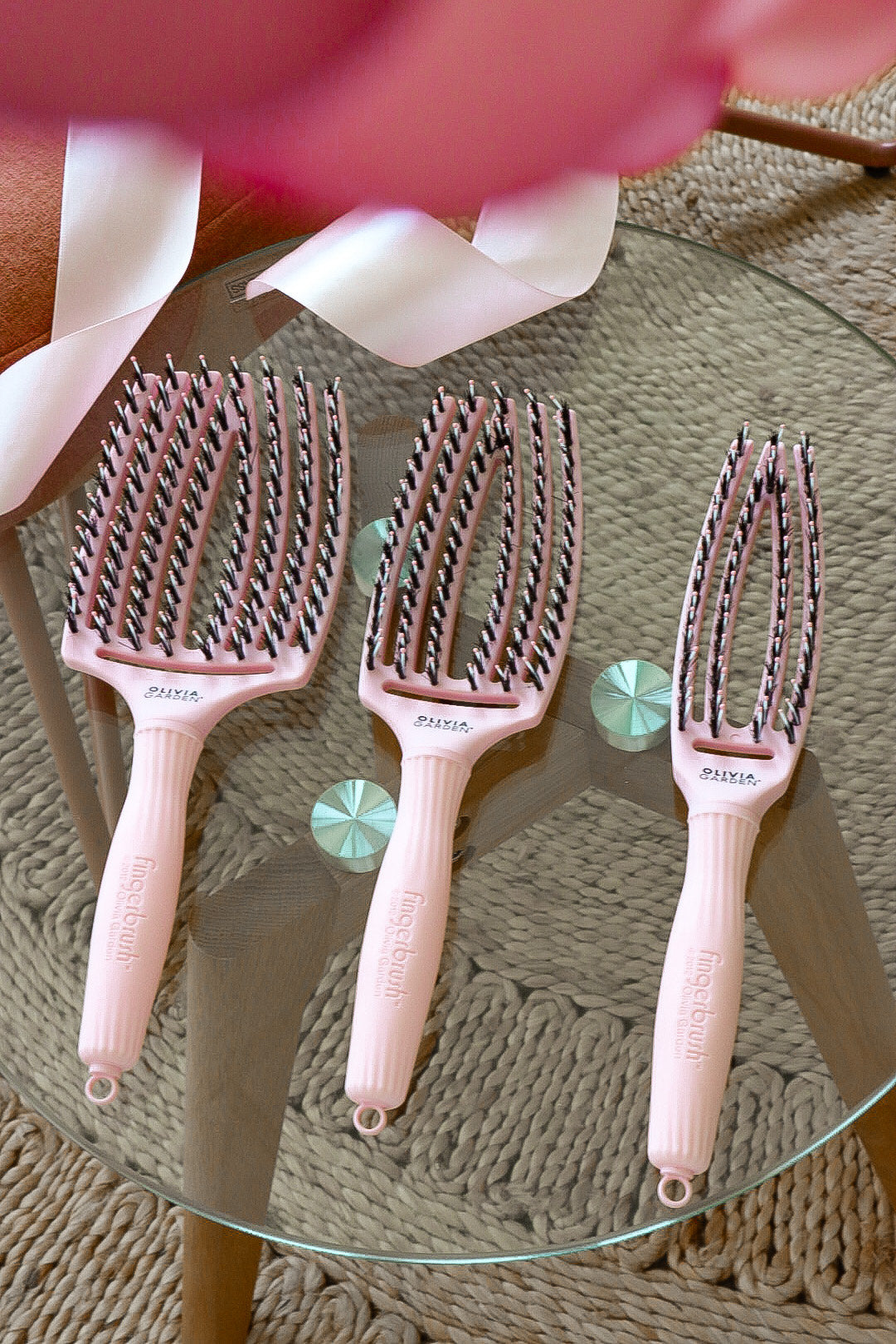 Olivia Garden Fingerbrush Boar & Nylon Pastel Pink Display 12 buc