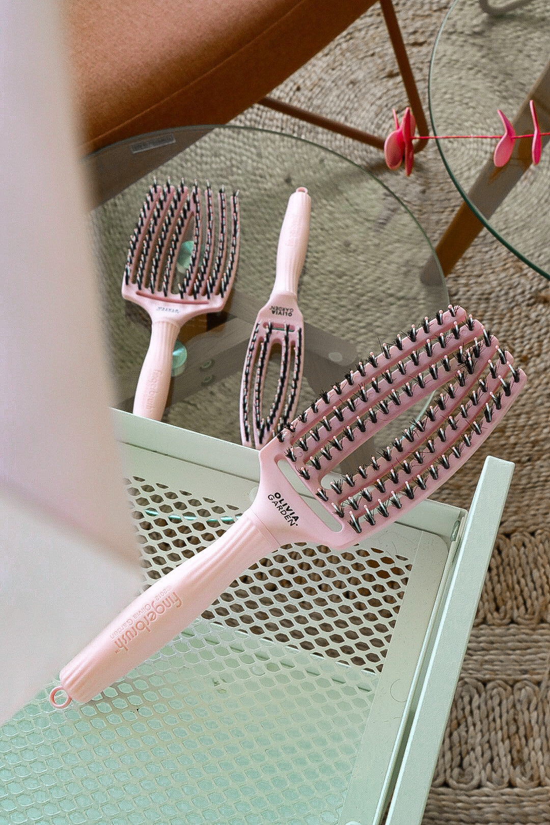 Olivia Garden Fingerbrush Boar & Nylon Pastel Pink Display 12 buc