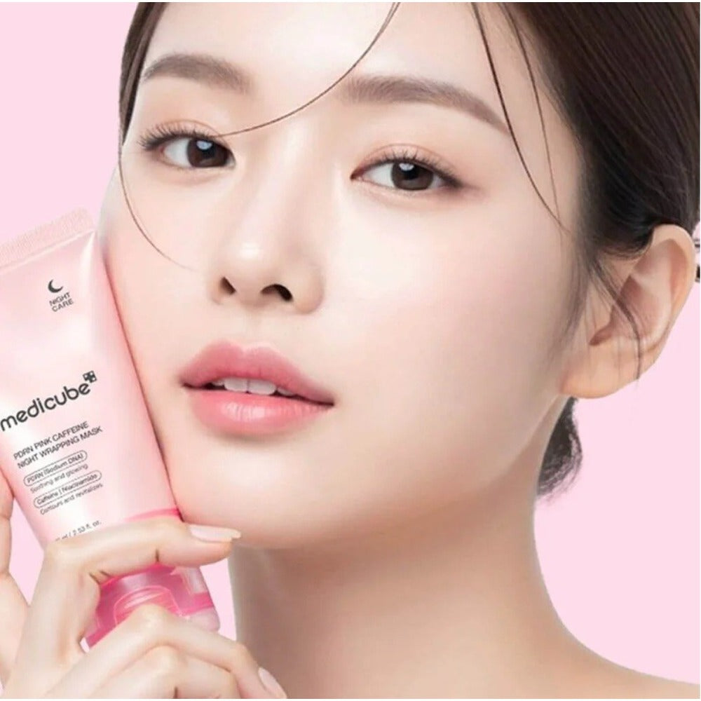 MEDICUBE PDRN Pink Caffeine Night Wrapping Mask 75ml – Mască de Noapte cu PDRN, Cafeină și Peptide pentru Regenerare, Fermitate și Hidratare Intensă