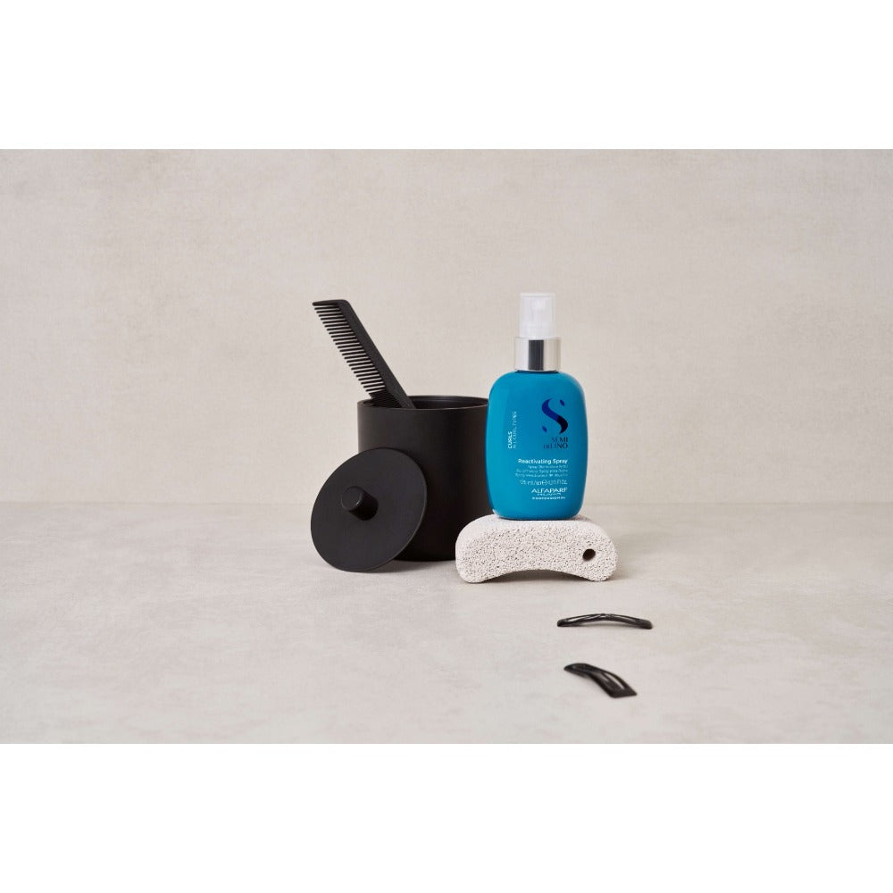Alfaparf Milano Semi di Lino Curls Reactivating Spray – Spray Leave‑in pentru Reactivarea și Definirea Buclelor, Anti‑Frizz, 125 ml