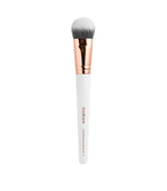 Topface Angled Foundation Brush Pensulă pentru fond de ten F06