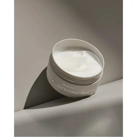Indola Blonde Expert InstaStrong Treatment– Tratament Reparator Intens pentru Păr Blond Degradat cu Tehnologie