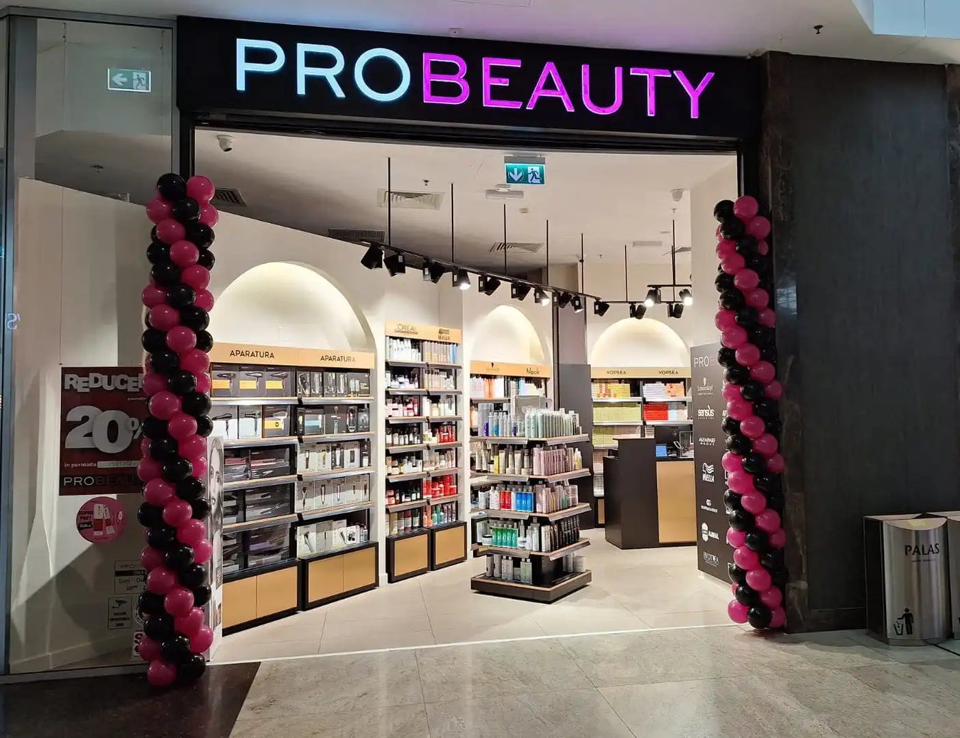 Intrarea magazinului Probeauty.