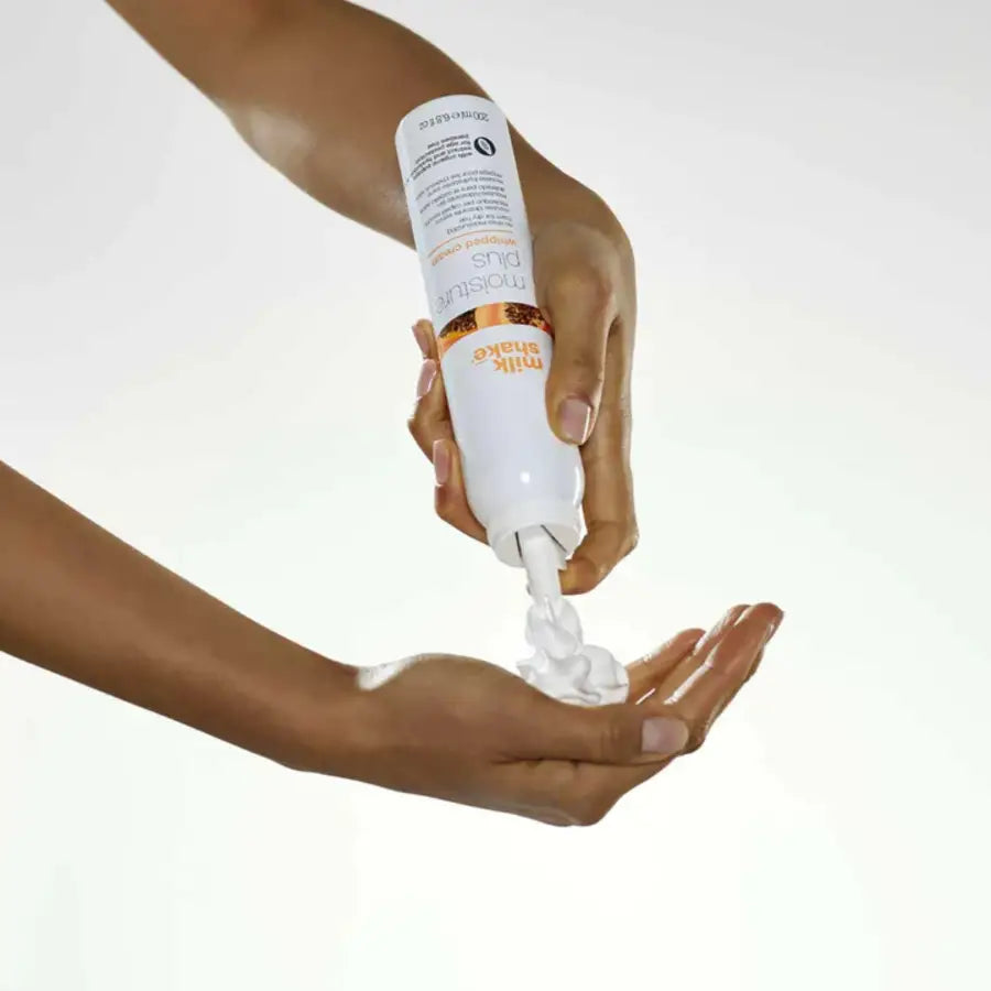 Spumă Hidratantă Leave in cu Acid Hialuronic și Extract de Papaya Milk Shake Moisture & More 200ml
